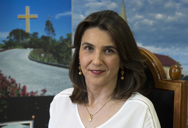 Secret‡ria municipal de Educa‹o, Jaqueline Marques: 