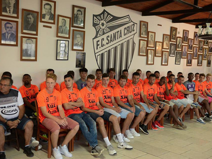 Santa Cruz aposta na mescla entre juventude e experiência para retornar à elite gaúcha