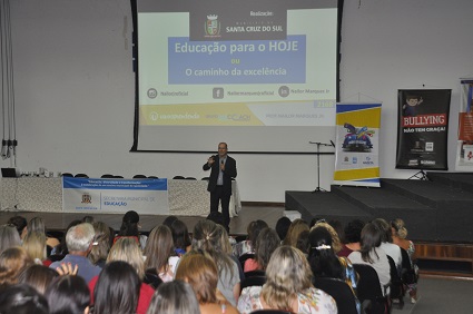 Nailor Marques Junior ministrou a palestra arquivo: jornada_municipio