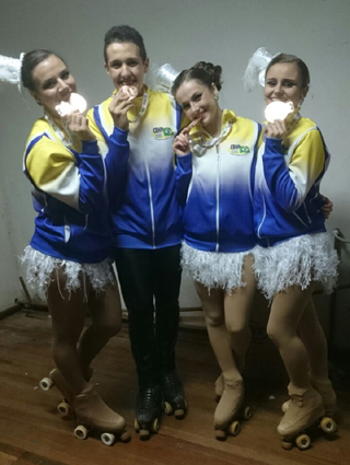 Quarteto da categoria júnior, que ficou com a medalha de bronze