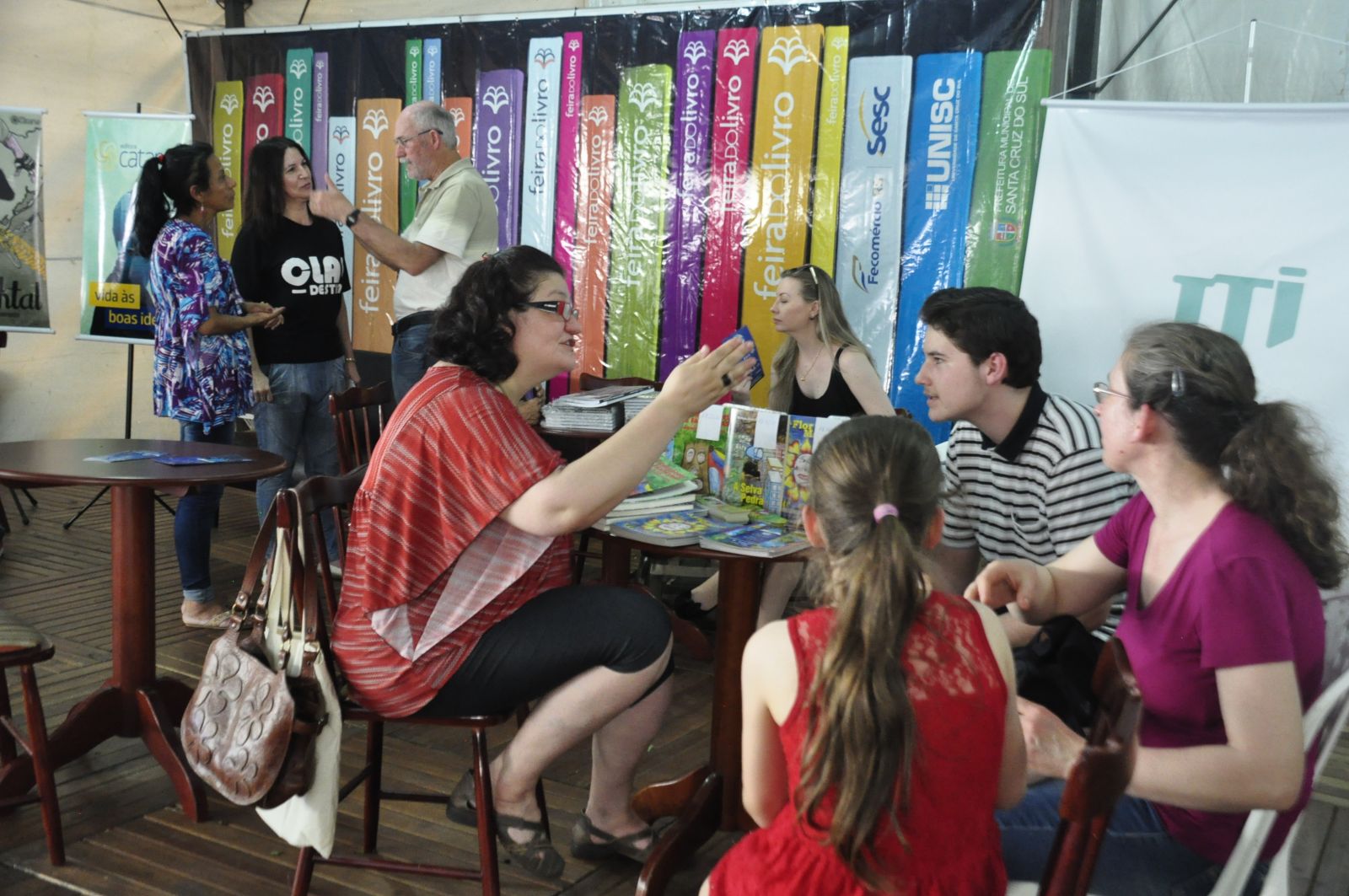 Programação do fim de semana foi marcada pelo lançamento de livros