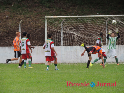 Avante goleou o Pinheiral por 6x3 e assegurou a liderança na Copa CFC Celso neste domingo