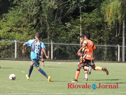Disputa foi acirrada nas partidas deste domingo, nos dois gramados, pela Copa CFC Celso