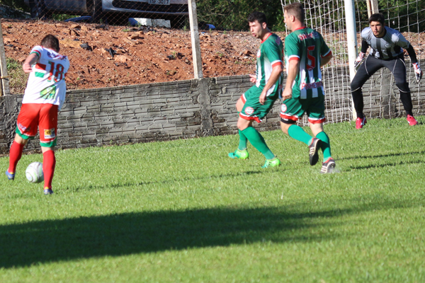 Partida entre Linha e Pinheiral foi muito equilibrada 