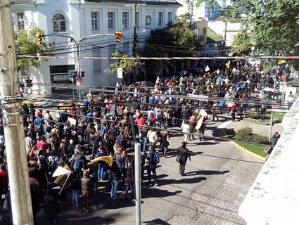 Grupo percorreu as ruas centrais na manhã dessa sexta-feira