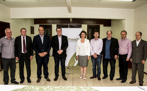 Prefeitos participaram de reuniÌÄå£o no Hotel ÌÄåguas Claras nesta sexta-feira