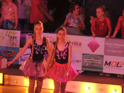 Patinadoras do clube Xlise ensaiaram vÃ¡rias horas durante as Ãºltimas semanas para que a noite fosse perfeita