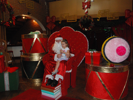 Milton Roesch trabalha como Papai Noel h‡ oito anos