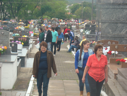 Cerca de 20 mil pessoas visitaram o CemitÃ©rio Municipal de Santa Cruz