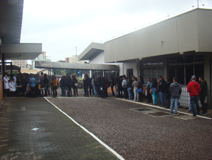 Filas se formaram para visitar a sala de anatomia humana