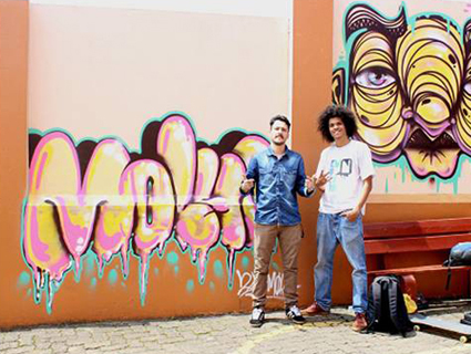 Os grafiteiros Pepe Fontanari e Daniel Almeida serão os responsáveis por deixar o muro mais bonito