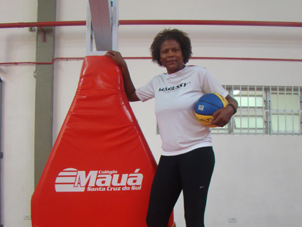 Alessandra Santos foi pivÃ´ da seleÃ§Ã£o brasileira de basquete por 17 anos