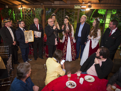 Adilson SchÃ¼nke, AndrÃ© Dreher, Flavio Bender, JÃ©ssica Kessler, Victor Hugo, Djulia Simon, Iro SchÃ¼nke, Fernanda Hagemann e Leo Schwingel