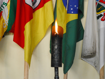 A chegada da Chama Crioula marca a abertura da Semana Farroupilha