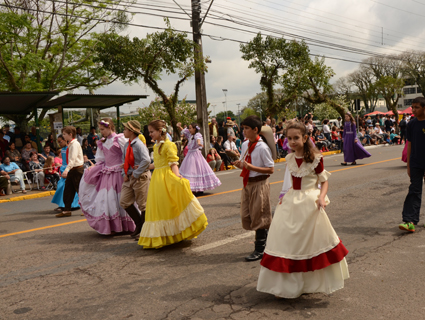 O desfile já é tradição da Semana Farroupilha