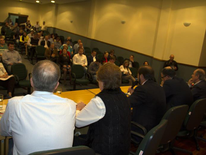Encontro no Memorial da Unisc foi realizado para debater o futuro do Rio Grande do Sul