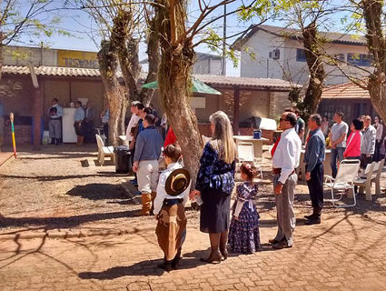 Momento em que foi tocado o hino rio-grandense 