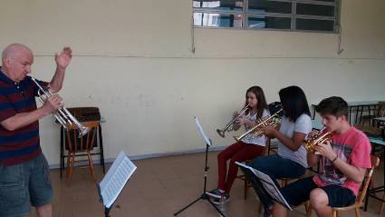 Oficinas e intervenções musicais ocorrem hoje pela cidade