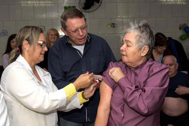 Prefeito acompanhou vacinação na Asan