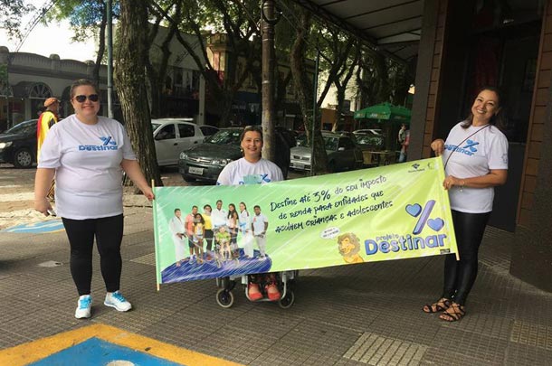 Representantes do Instituto na caminhada do Projeto Destinar