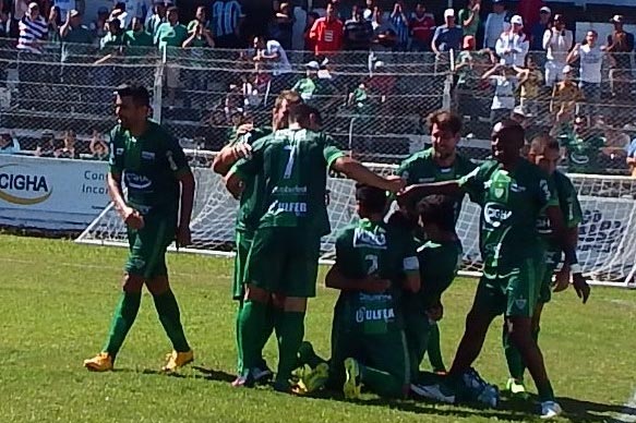 Avenida venceu clássico Ave-Cruz no domingo