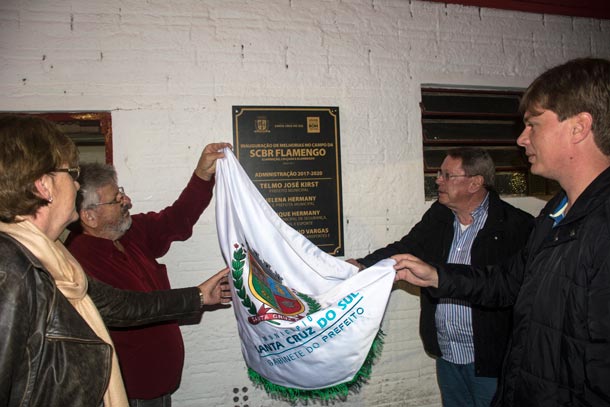 Telmo Kirst (direita) inaugurou melhorias no Flamengo