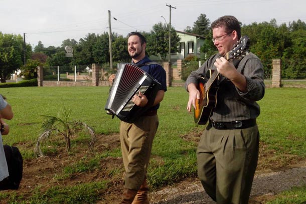 Leonas Beise e Ricardo França fazem show de abertura