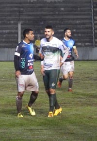 Hyantony, à direita, fez o seu décimo terceiro gol em Lajeado