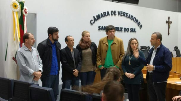 O deputado federal Carlos Gomes (ˆ direita), esteve com o diret—rio local no œltimo dia 27