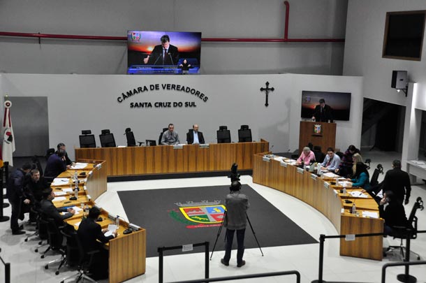 Reuni‹o na C‰mara de Vereadores serviu para colher opini›es para implementa‹o do projeto