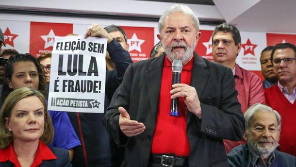 Ex-presidente mostrou-se tranquilo e bem humorado durante a coletiva