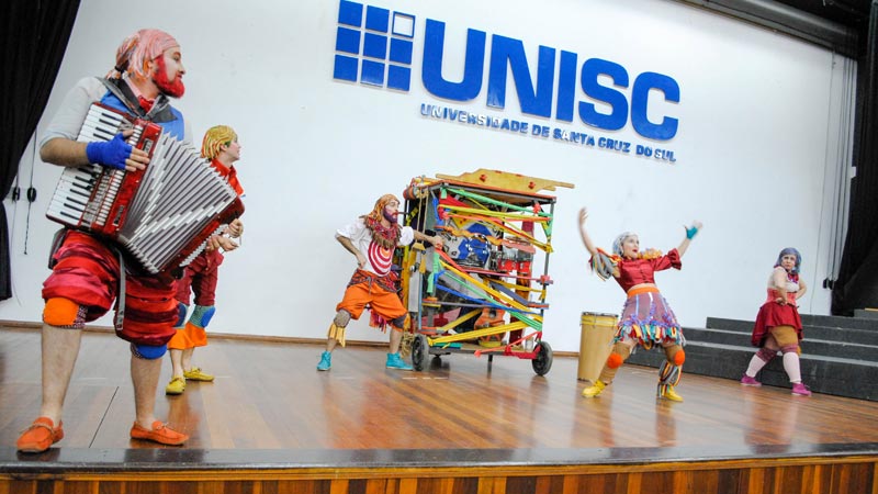 Grupo de Santa Maria encantou os estudantes