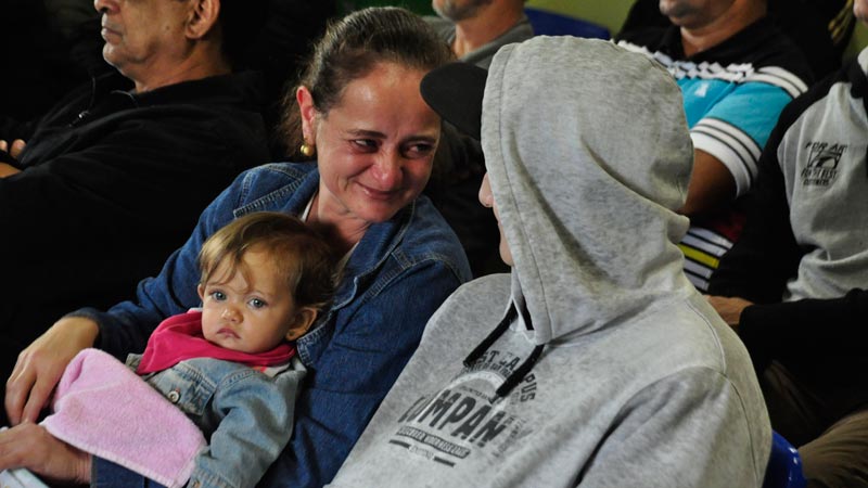 Gabriel emocionou a mãe ao falar de sua história em crônica