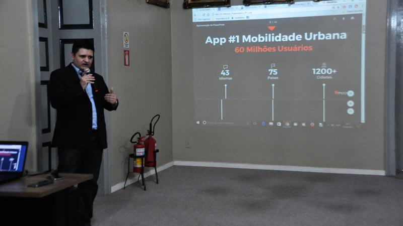 Funcionamento do aplicativo foi apresentado por representantes da Moovit na tarde dessa quinta-feira