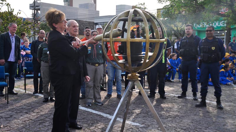 Abertura da Semana da Pátria aconteceu na última sexta-feira, ocasião em que o Fogo Simbólico foi trazido ao centro da cidade