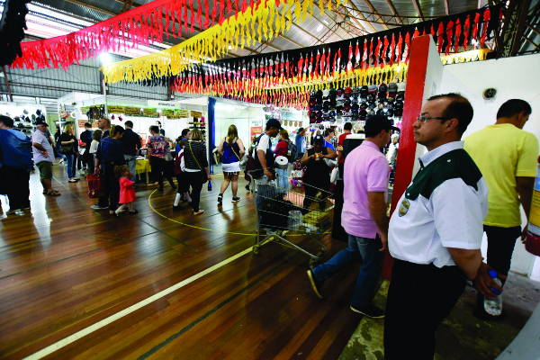 A partir de quinta-feira, as empresas de segurança, serviços de limpeza e estacionamento podem se habilitar  