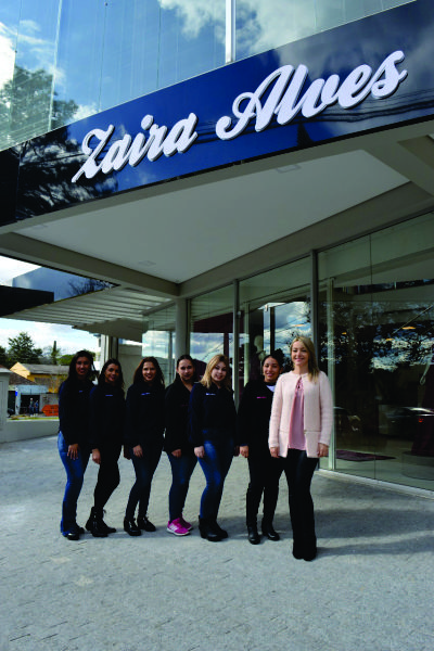 Zaira Alves e equipe esperam os clientes em um espaço novo totalmente planejado