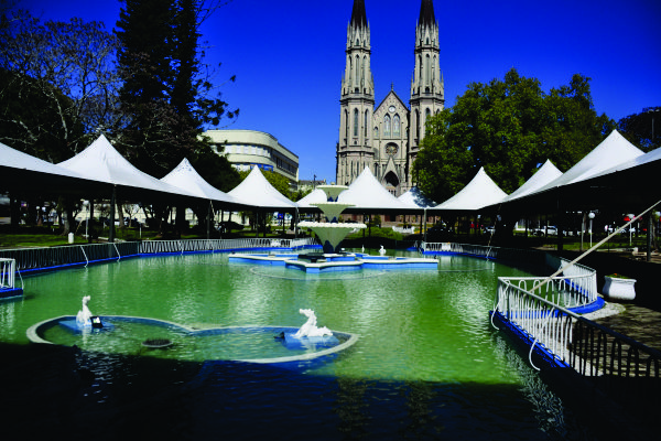 Cobertura da feira está praticamente pronta 
