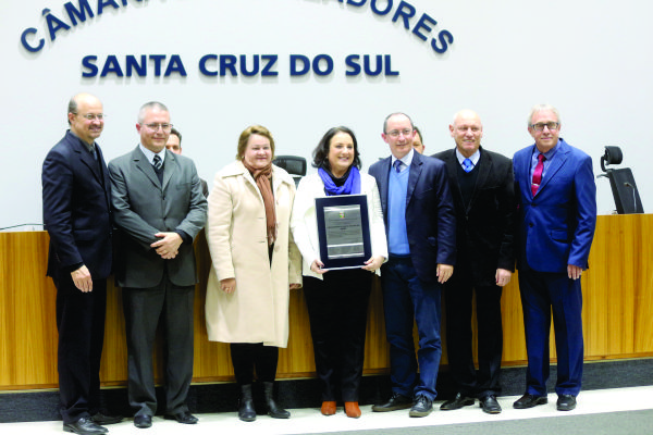 Unisc foi homenageada pela trajetória de 25 anos de atuação no ensino, pesquisa e extensão