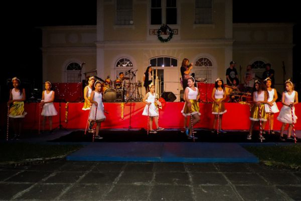 À noite da última quarta-feira teve o Concerto da Estação com apresentação das atrações culturais 