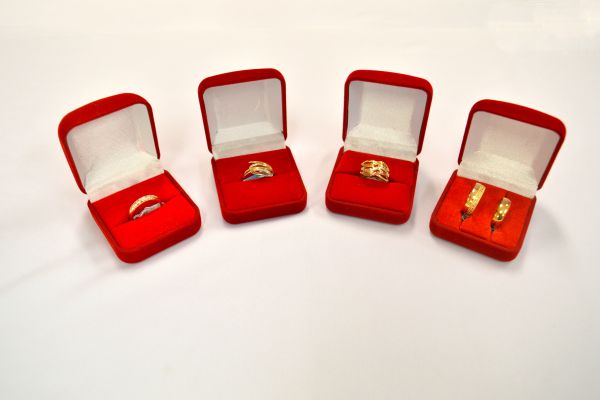 AnŽis e aliana em ouro