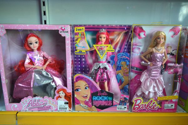 Bonecas e Barbies