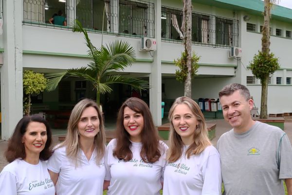 Adilane Fátima Prochnow, Marlei Eliane Tuchtenhagen, Janaina Venzon, Andreia Dall Acqua Gomes e Luciano Becker Pedroso estarão à frente da direção da Escola Ernesto Alves de Oliveira 