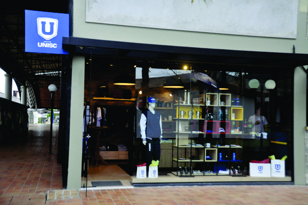 Loja está localizada no Centro de Convivência do Campus de Santa Cruz do Sul