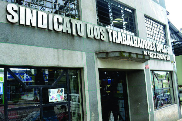 O STR est‡ localizado na Rua Ramiro Barcelos, n¼ 1054 