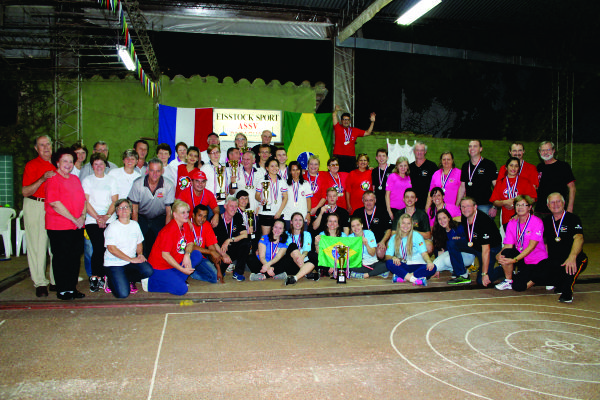 Brasileiros e paraguaios confraternizaram após a premiação