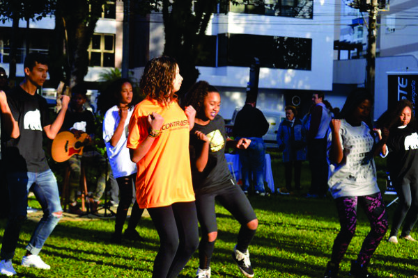 Os dançarinos do Sandrincrew mostraram a arte da dança de rua