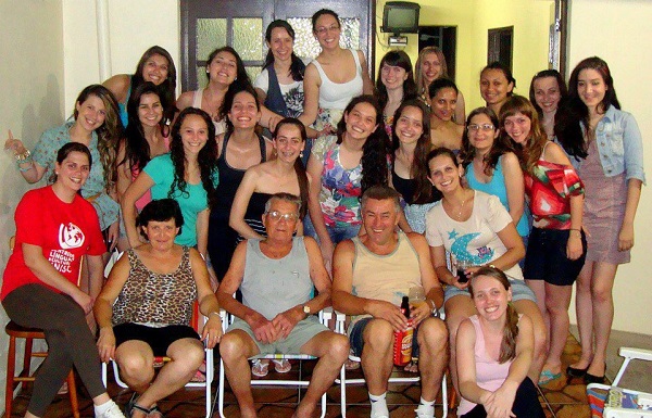 Confraterniza‹o de semestre com as meninas de algumas pens›es em 2012
