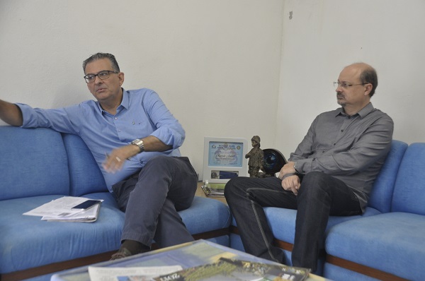 O presidente da C‰mara de Vereadores, Bruno CŽsar Faller (PDT), acompanhou Jairo Jorge nos ve’culos de comunica‹o do munic’pio