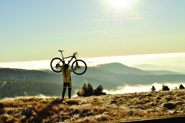 Todos os anos, milhares de pessoas saem em viagem por meio do cicloturismo 